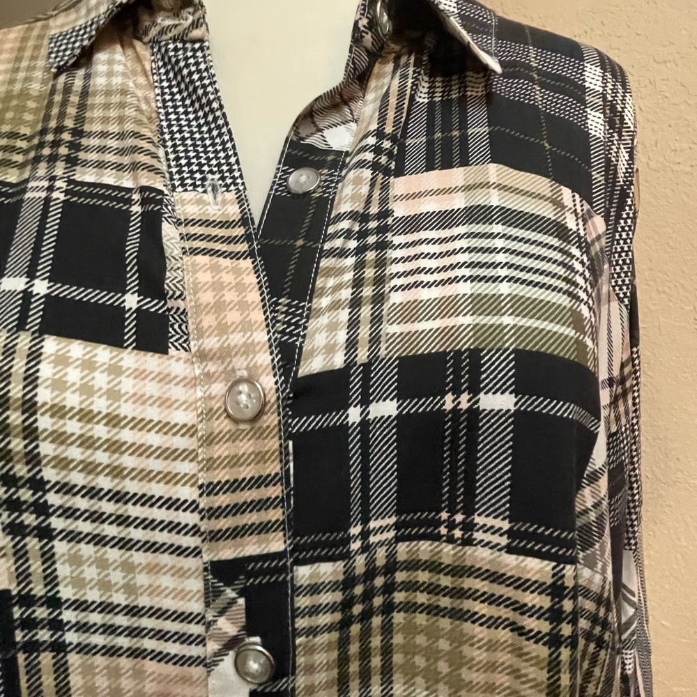 Cato cozy patchwork plaid, tiered midi dress. Collard, long sleeves, & pockets. - Picture 3 of 4